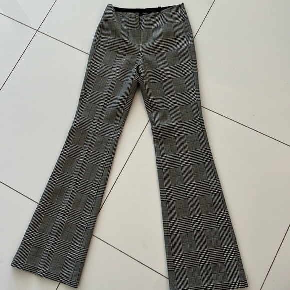 THEORY KNIT KICK PANT IN BLACK & WHITE MULTI. Size 0 - Picture 1 of 3